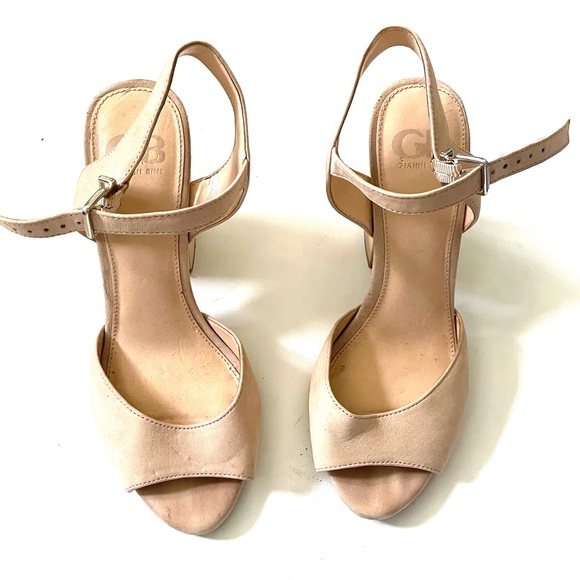 Gianni Bini nude block heels. Size 8. - Picture 2 of 7
